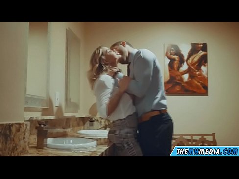 ❤️ Kun povekas blondi viettelee sinut julkisessa vessassa ❤ Vittu video at fi.hentaidude.ru